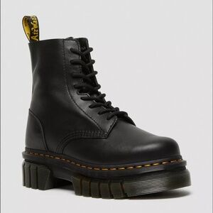 Dr. Martens Audrick 8-Eye lave up Black leather platform lug boots